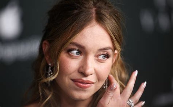 Unveiling The Allure Of Sydney Sweeney: A Deep Dive Into WDW