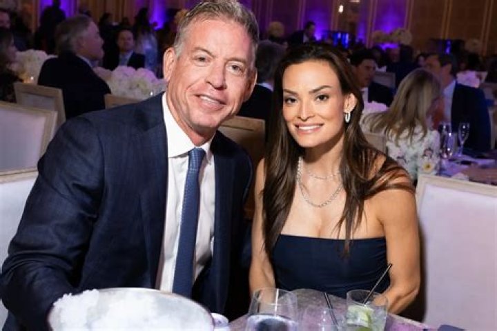Unveiling The Love Life Of Troy Aikman: Who Is His Girlfriend?