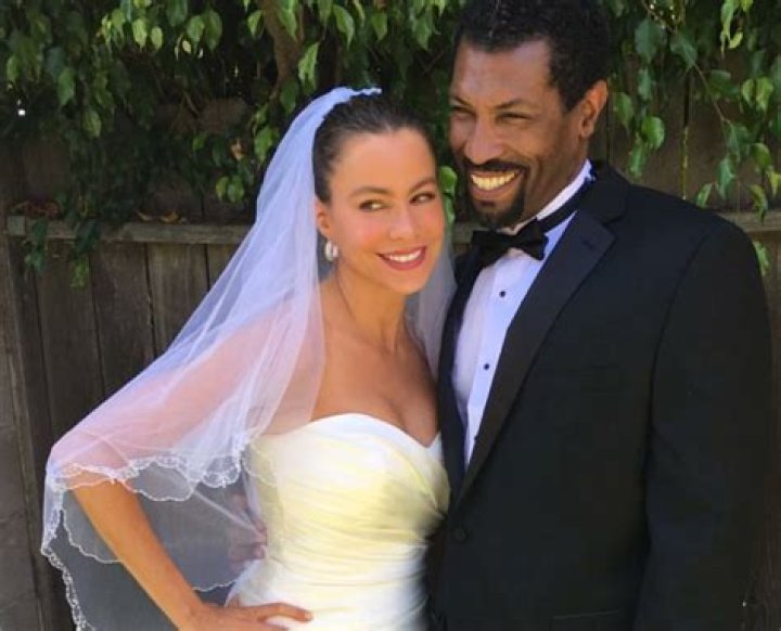 Unveiling The Mystery Of Deon Cole's Wife