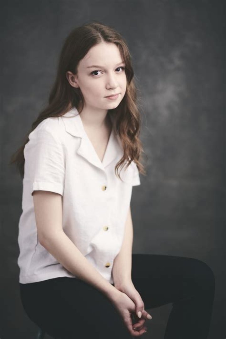 Unveiling Zoe Wiesenthal: Age, Success, And Physical Attributes