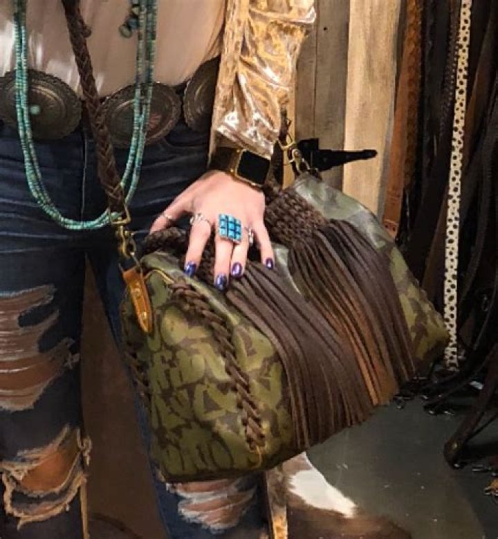 Vintage Boho Bags Owner Michelle Net Worth – Phone Number, House Address, Wiki