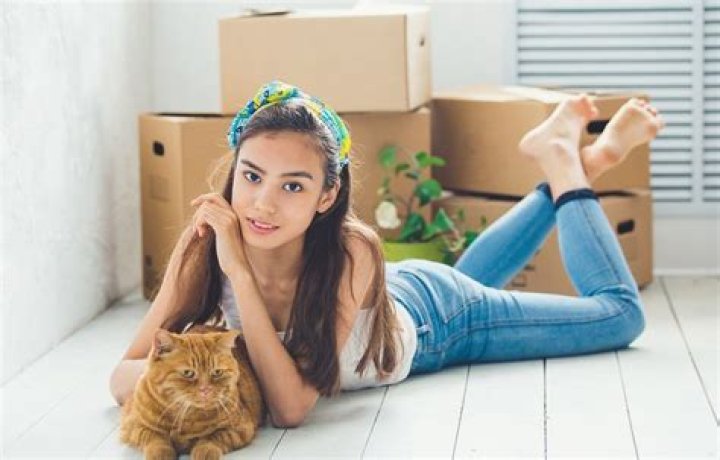 Wann zieht Per zu Hause aus?