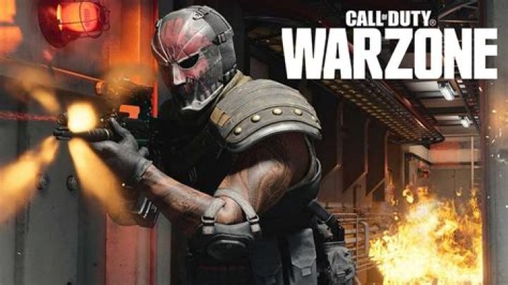 What is a Cronus Zen and what does it do in Call of Duty and Warzone?