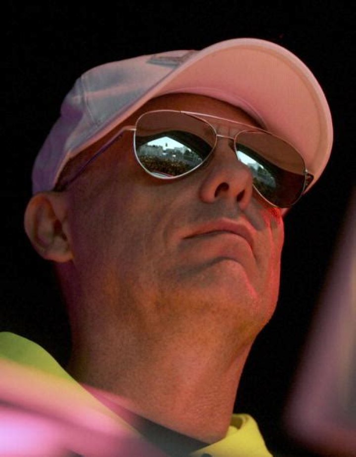 What is Chris Lowe Net Worth 2024: Salary, Income and Financial Insights