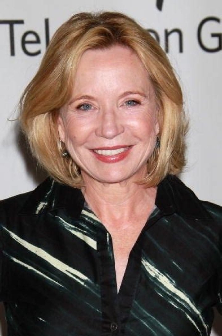What is Debra Jo Rupp Net Worth 2024: A Comprehensive Financial Overview