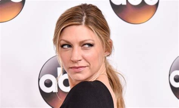 What is Jes Macallan Net Worth 2024: A Deep Dive into Career, Earnings and Financial Journey