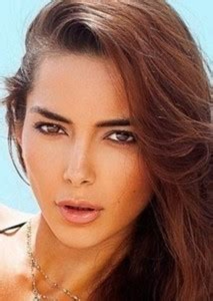 What Nationality Is Eva Pepaj?