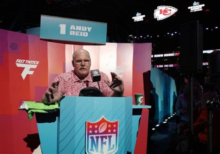 Where does the Chiefs HC live?