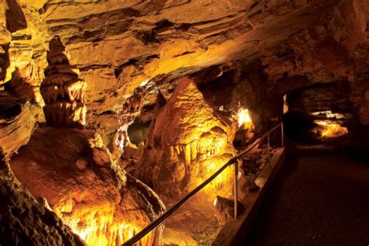 Whisper Rocks and Lincoln Caverns