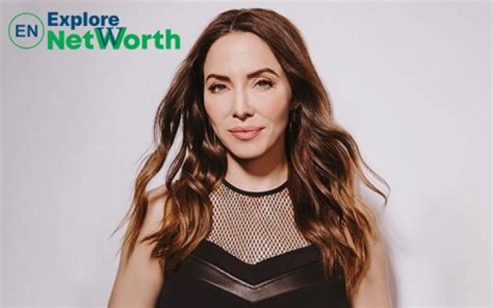 Whitney Cummings - Bio, Net Worth, Height