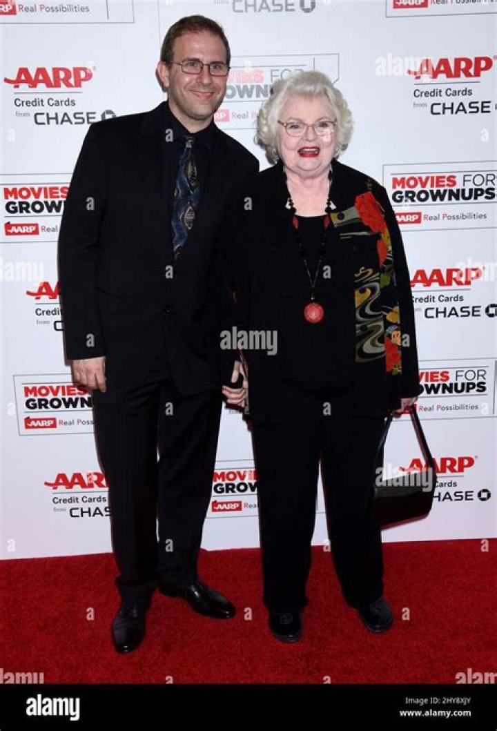 Who is Harry Kakatsakis, June Squibb's son?
