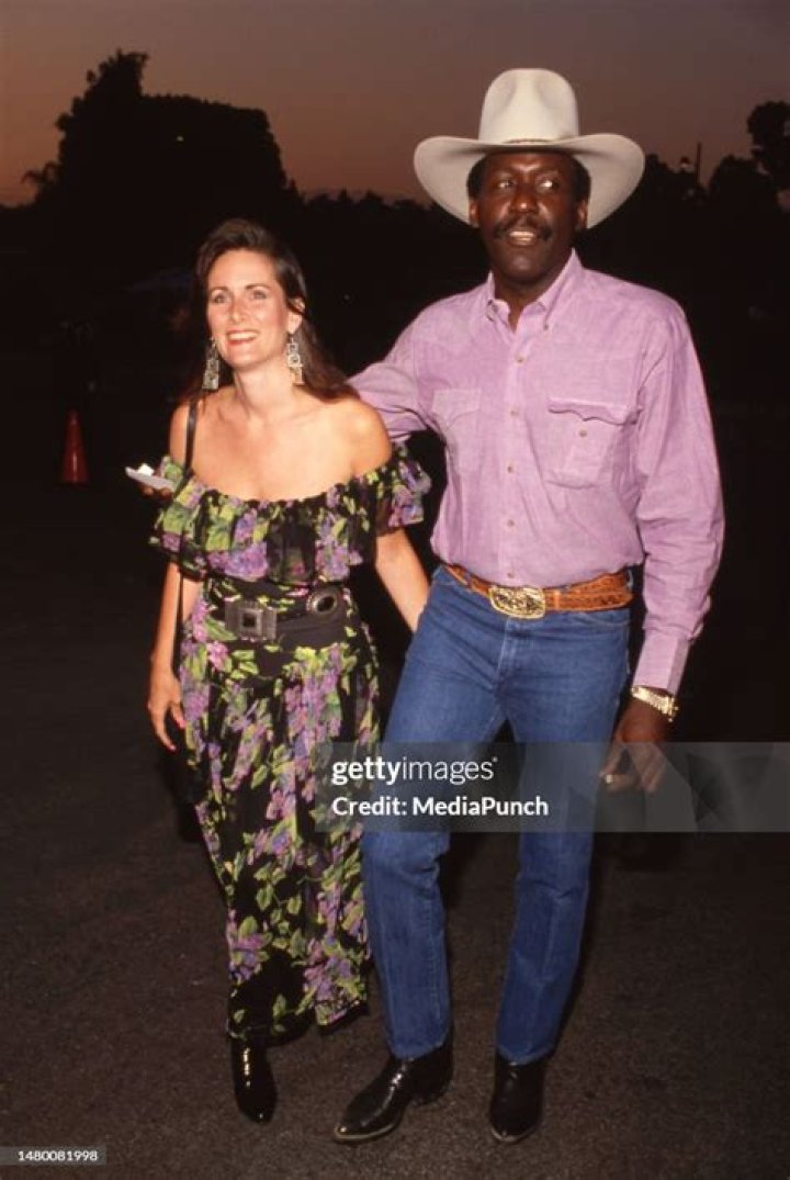 Who Is Richard Roundtree Wife? Age, Bio, Net Worth, Children, Wife & More