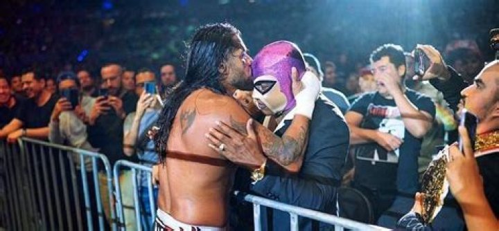 Who is Santos Escobar’s dad, El Fantasma?