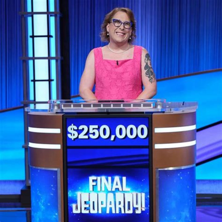 Who won Jeopardy! tonight? November 8, 2022, Tuesday