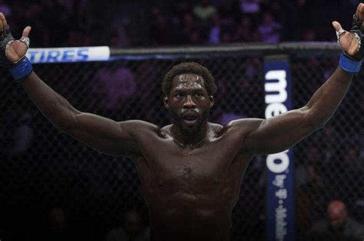 Why was UFC middleweight Jared Cannonier discharged from U.S. Military service? 