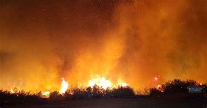 Wildfire that forced evacuations near Wikieup now 50% contained