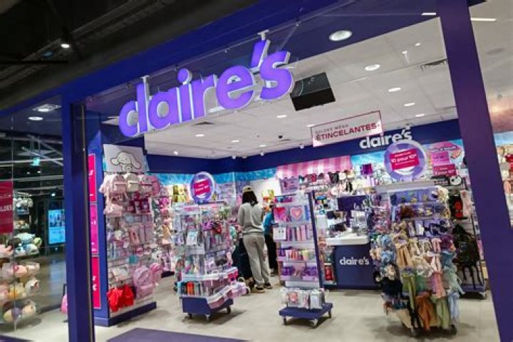 	WITH SEATTLE CHAIN, CLAIRE’S HOPES FOR RICHES FROM RAGS	