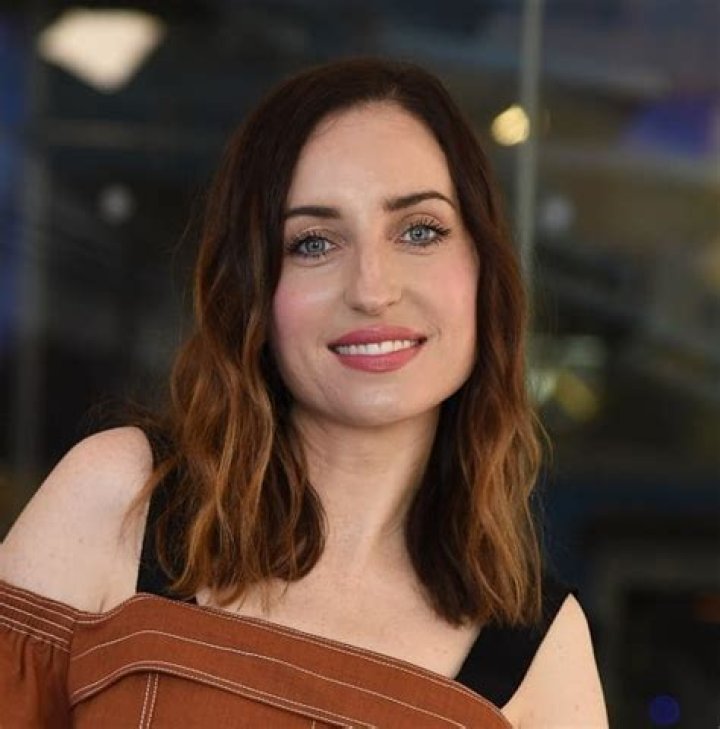 Zoe Lister-Jones - Bio, Career, Age, Net Worth, Height, Facts